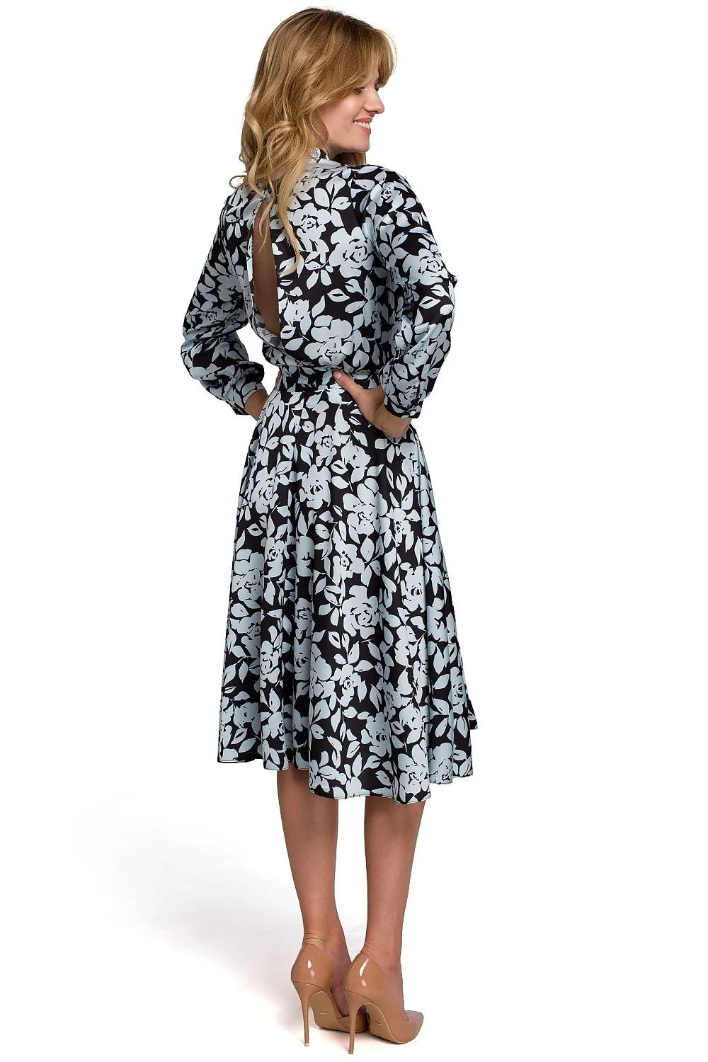 Robe femme polyester romantique coupe évasée col montant élégante florale contrastée idéale toutes occasions
