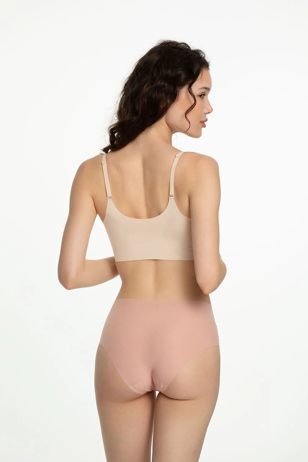 culotte sans coutures microfibre ultrafine nude rose poudré taille haute hipster silhouette ajustée doublure coton confort maintien invisible emballée cadeau