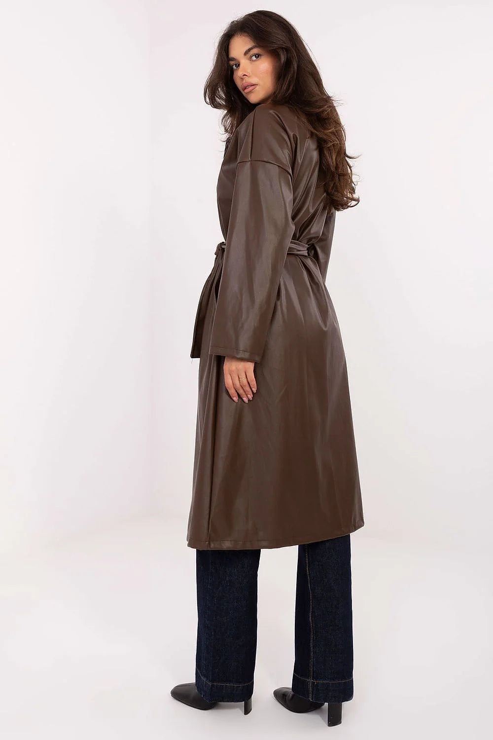 manteau similicuir femme marron chocolat mi long coupe droite col tailleur double boutonnage ceinture nouée poches latérales