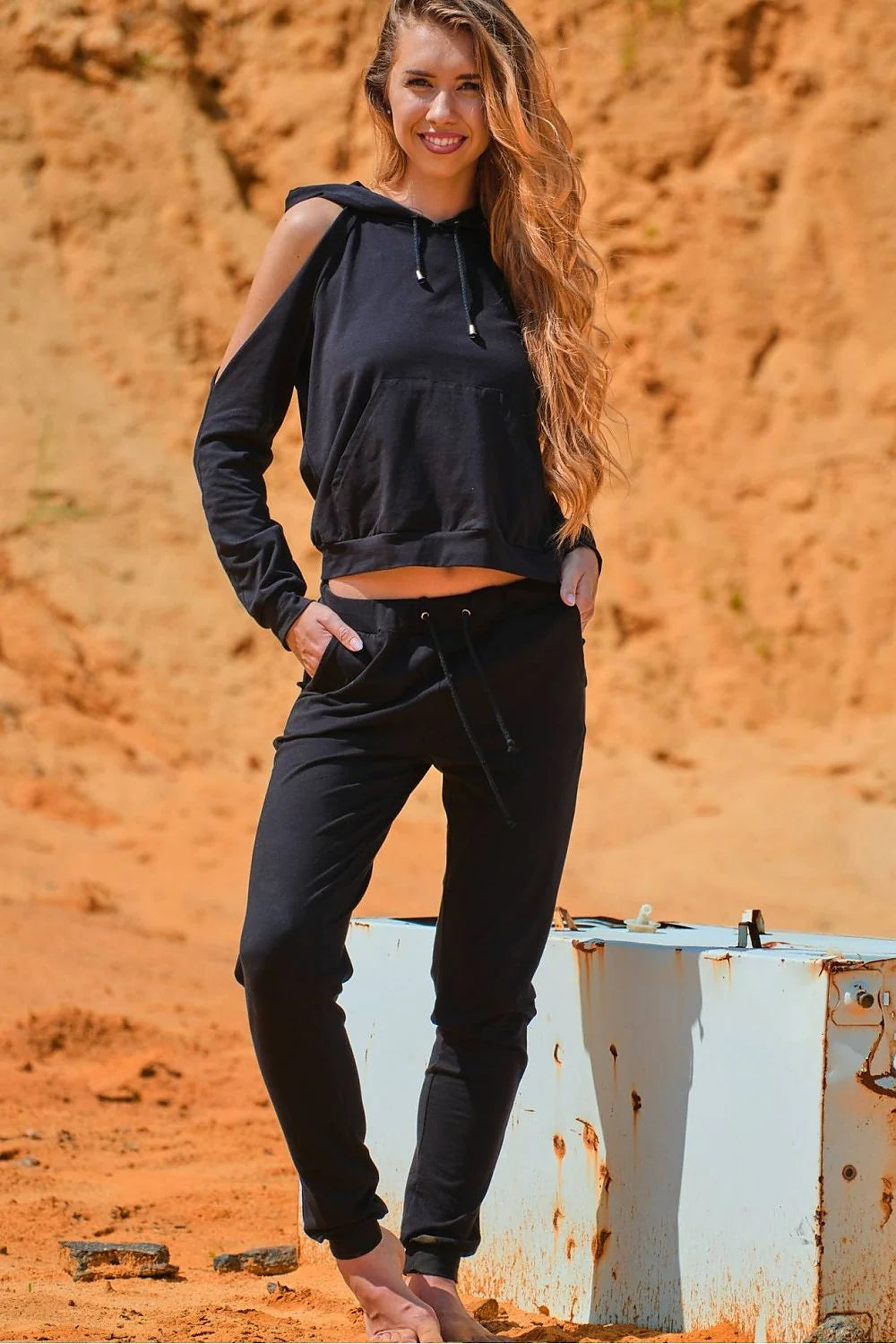 Ensemble jogging femme coton style décontracté chic confortable capuche poches ajusté maison ville