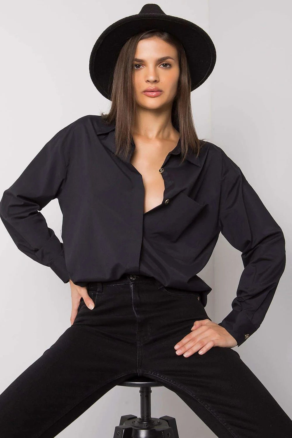 Chemise noire femme oversize coton polyester élégante chic moderne bureau soirée casual longue manche