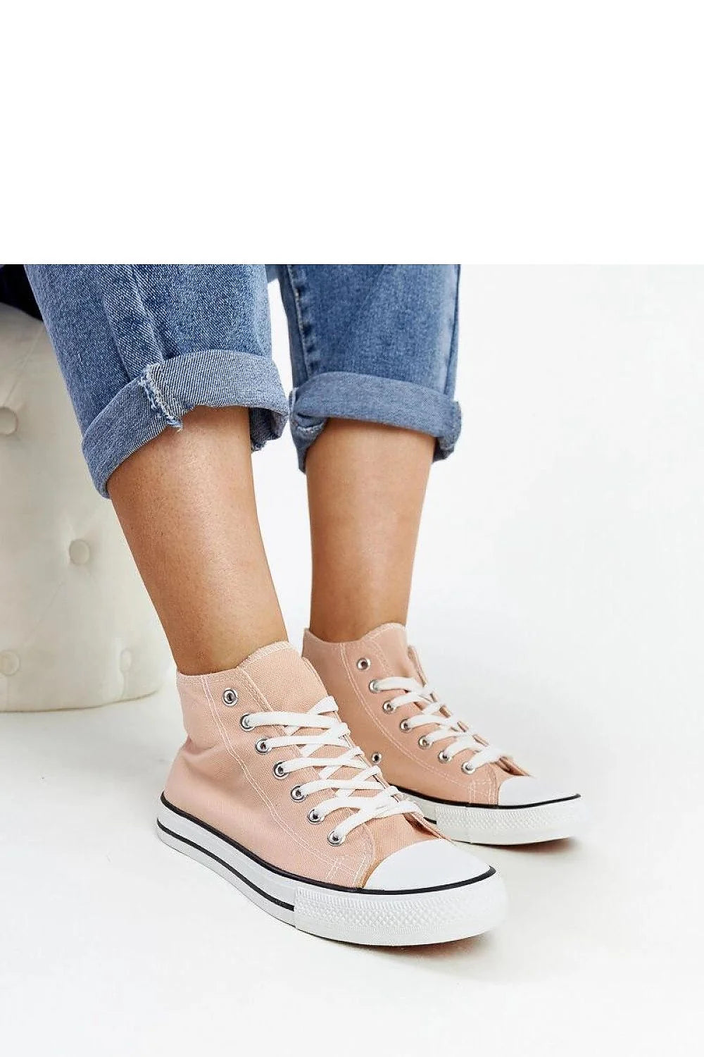 baskets montantes femme toile rose pâle casual confortable maintien cheville semelle caoutchouc vulcanisée bout renforcé œillets métalliques lacets blancs rétro