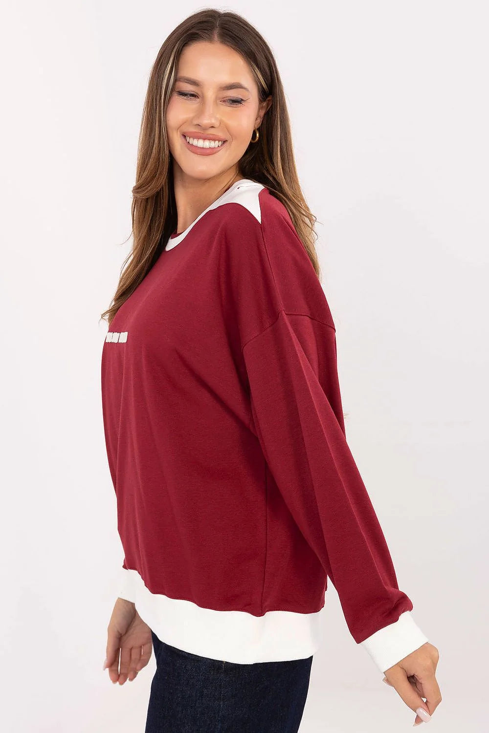 sweatshirt femme oversize bordeaux molletonné doux coton polyester col rond contrasté blanc manches longues poignets ourlet brodé logo casual sportchic