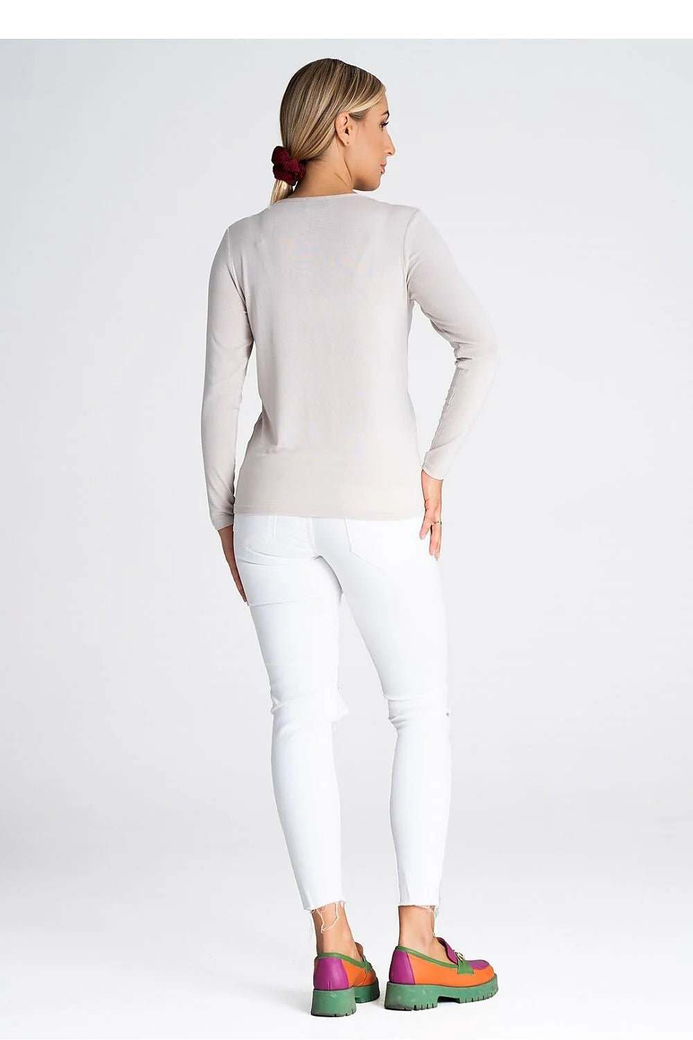 Chemisier en viscose élégant pour femmes, longues manches, col V, confortable, style polyvalent, élasthanne 6%, beige clair, coupe ajustée