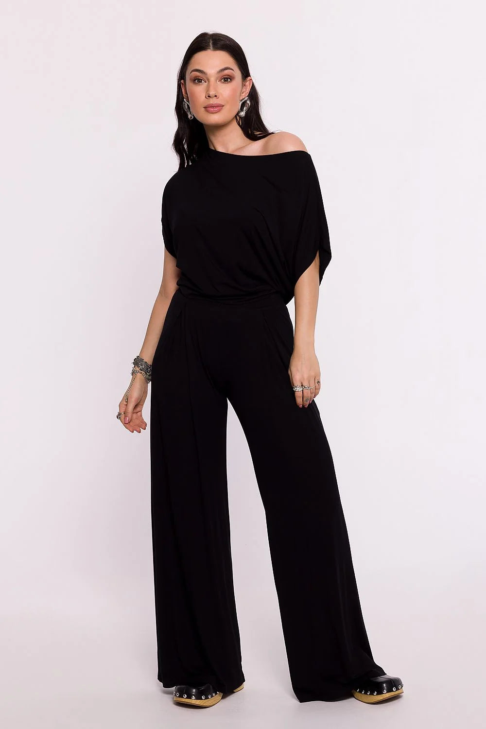 Chemisier Be Wear en maille viscose noire, style moderne, coupe ample, manches larges, encolure asymétrique, femme élégante, confortable, occasion多种