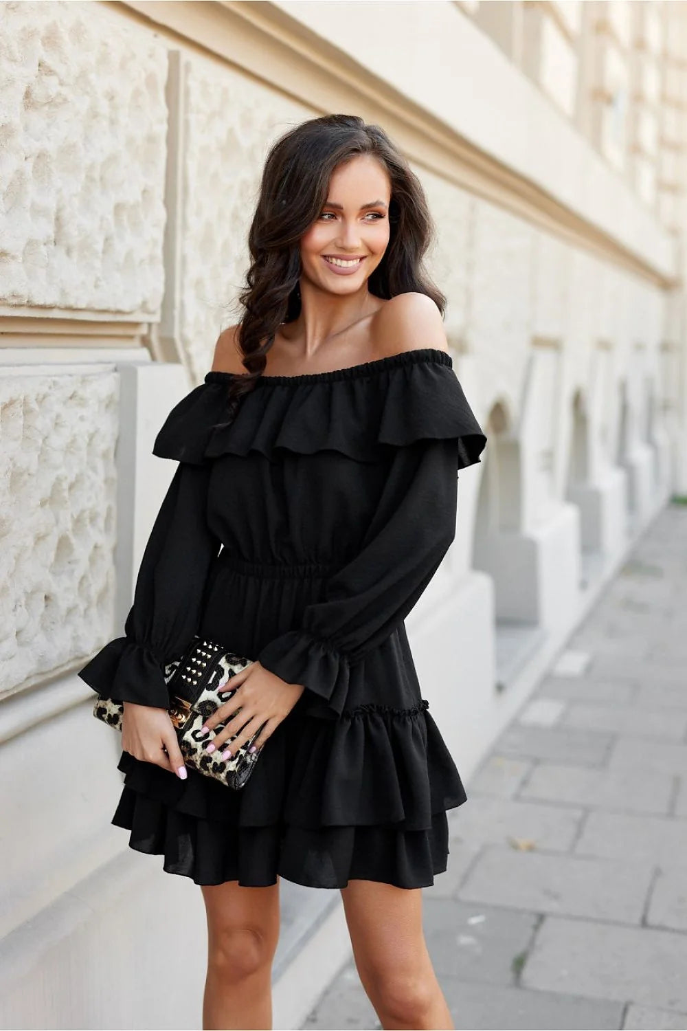Robe de jour féminine évasée manches longues décolleté dos nu tissu léger noir taille élastique femme