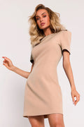 Robe de jour élégante Moe tissu crêpe beige clair épaules structurées manches courtes coupe ajustée femme
