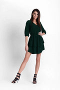 robe cocktail ivon vert sapin manches troisquarts col V taille élastique jupe asymétrique volants courte cintrée polyester élasthanne fluide