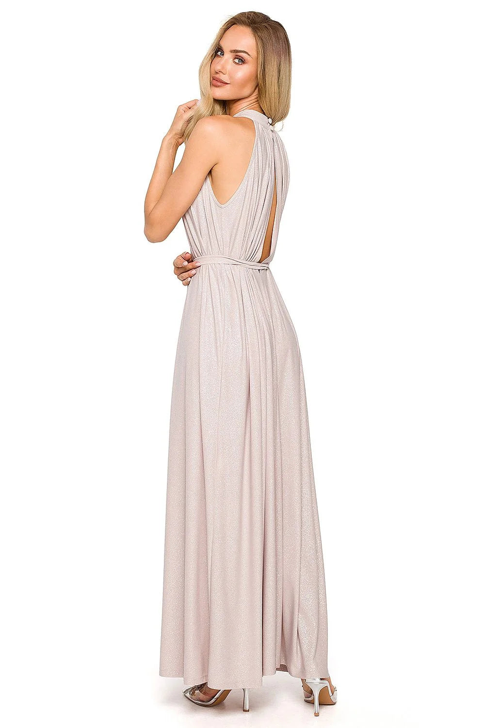 Robe de soirée élégante vert émeraude décolleté dos nu tissu brocart ceinture en chaîne dorée femme mariage gala
