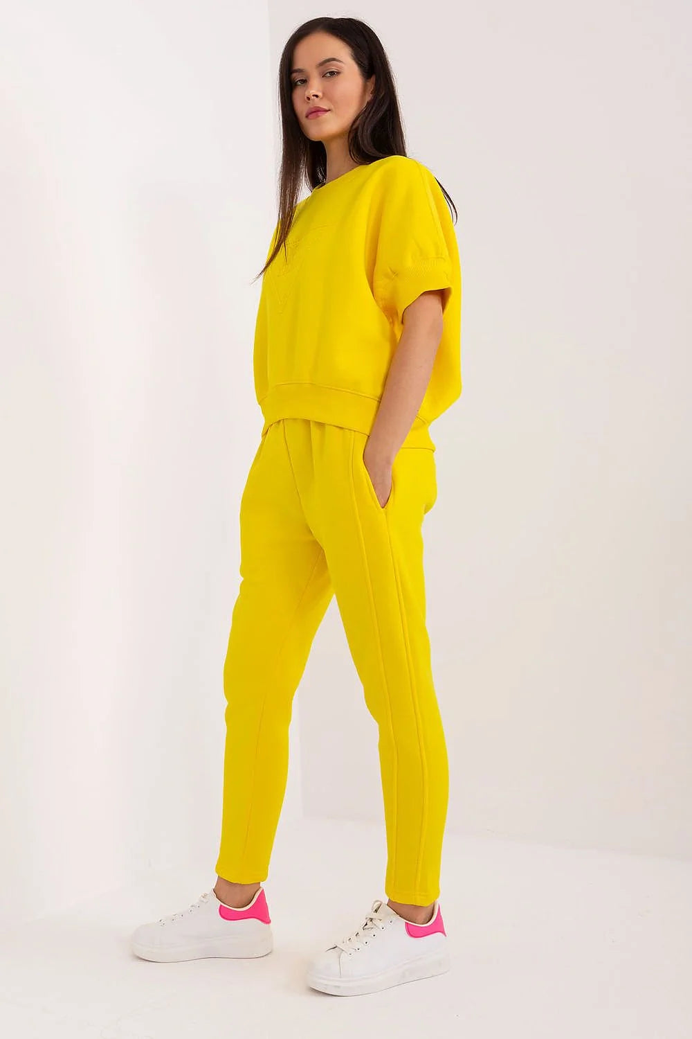 Ensemble de survêtements pour femmes jaune vif trendy design sweatshirt et pantalon coupe ajustée tissu doux modern style quotidien