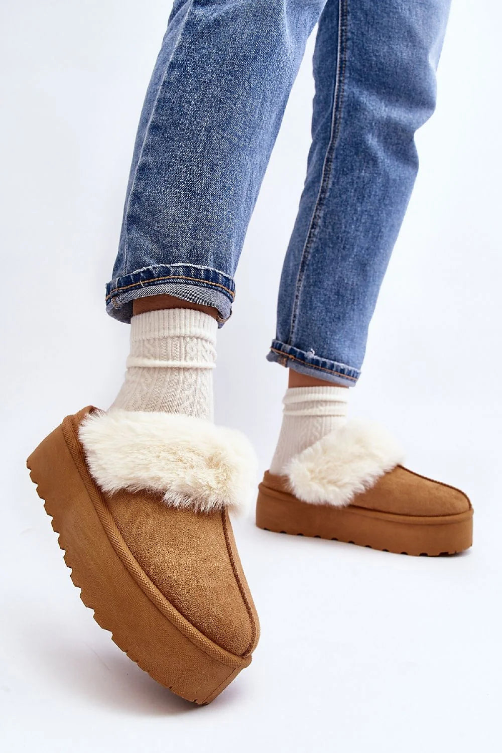 mules plateforme ecosuede fourrure synthétique crème camel pelucheux bout arrondi semelle crantée marron épaisse antidérapante chaude confortable cosy