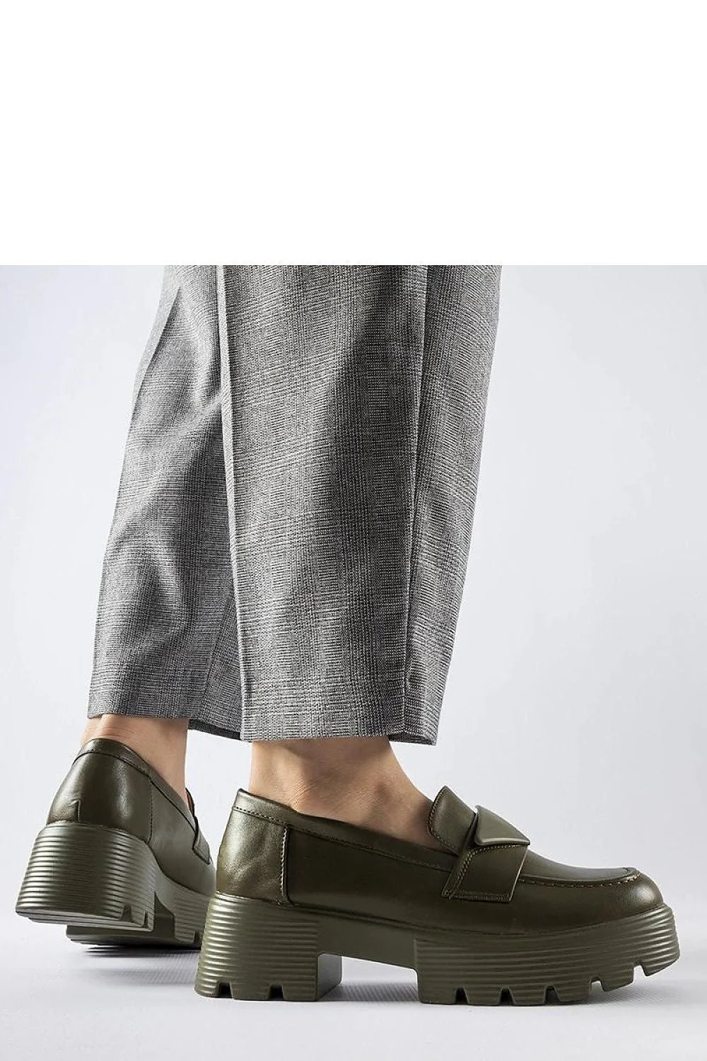 Mocassins Solea femme cuir écologique kaki olive plateforme crantée semelle bout rond bride penny talon bloc confortable durable urbain élégant
