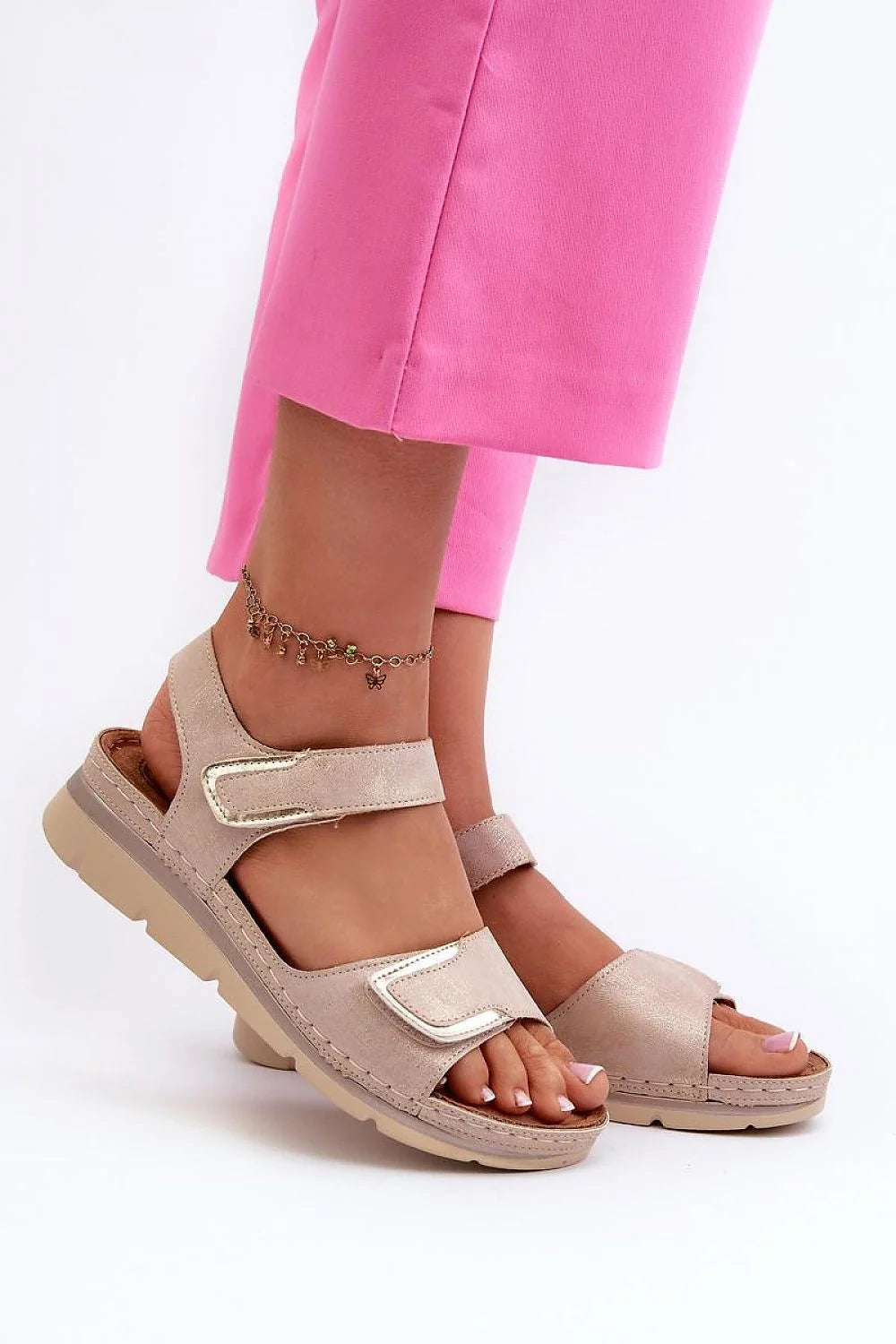 Sandales Step in style pour femmes, confort et style moderne, cuir artificiel, beige, scratch, chainette cheville, semelle amortie, été, décontracté, élégance, mode, vêtement