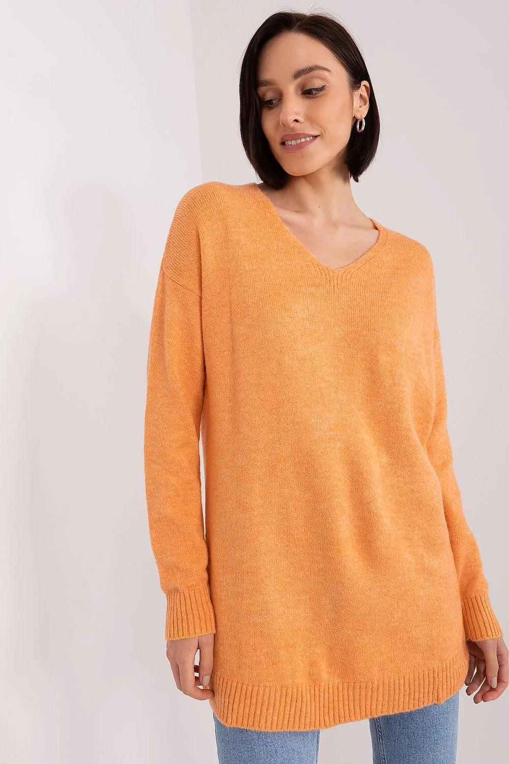 Pull pour femme Chandail Rue Paris couleur orange doux maille fine col V manches longues côtelé casual