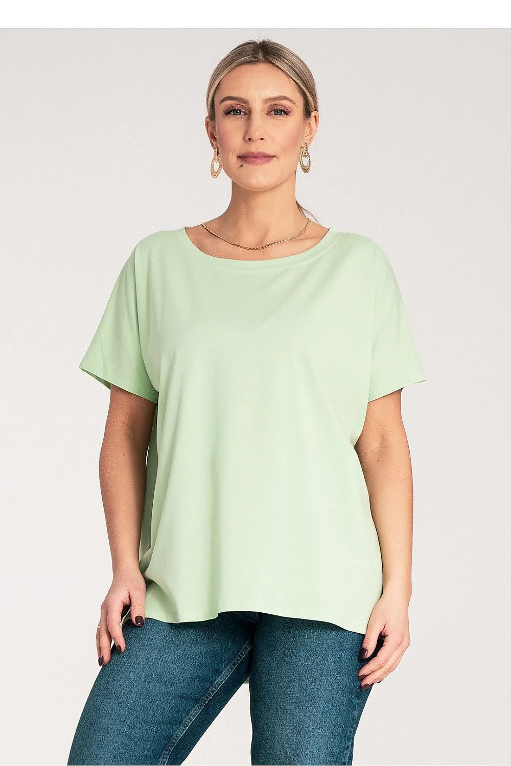 T-shirt femme design minimaliste coupe ample coton 95% élasthanne 5% coloris vert pâle polyvalent