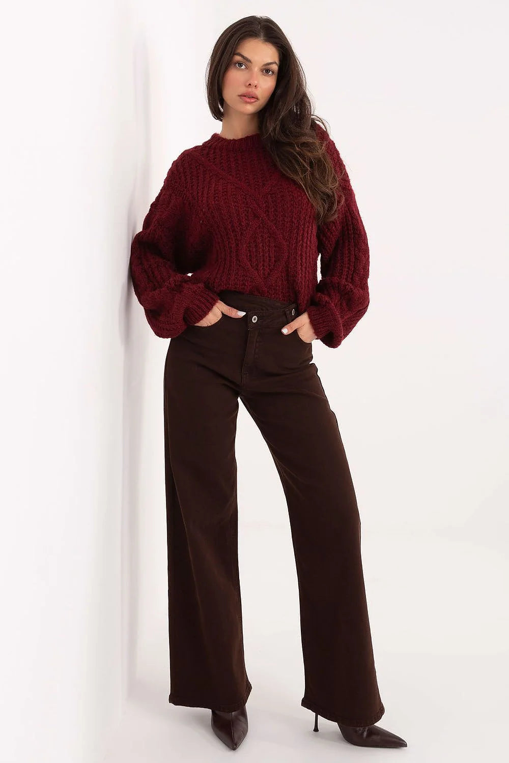 pull oversize femme grosse maille torsadée bordeaux col rond coupe boxy courte manches bouffantes côtelé cocooning