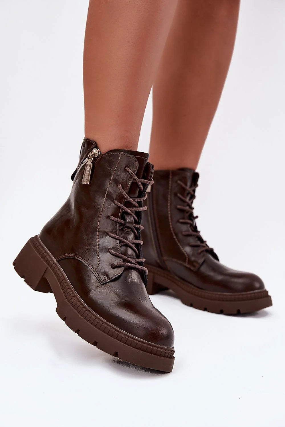 bottines femme rock cuir suédé marron foncé tige mi haute lacets zip latéral décoratif plateforme crantée caoutchouc antidérapante