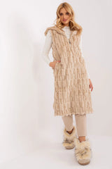 Gilet pour femme long sans manches en fausse fourrure beige clair fermeture éclair capuche poches latérales élégant et confortable pour les occasions formelles et d'affaires hiver 2023