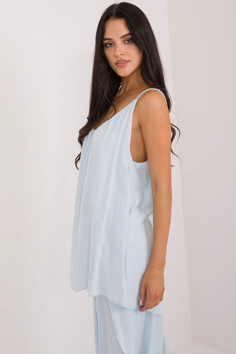 Top Och Bella pour femmes chemisier féminin décontracté en viscose bleu pastel encolure ronde sans manches occasion estivale