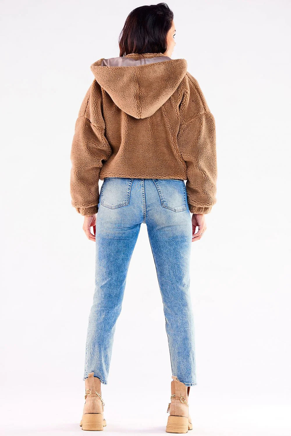 Veste à capuche zippée moderne pour femme en fausse fourrure Sherpa couleur caramel brun, coupe ample et confortable, idéale pour l'automne et l'hiver