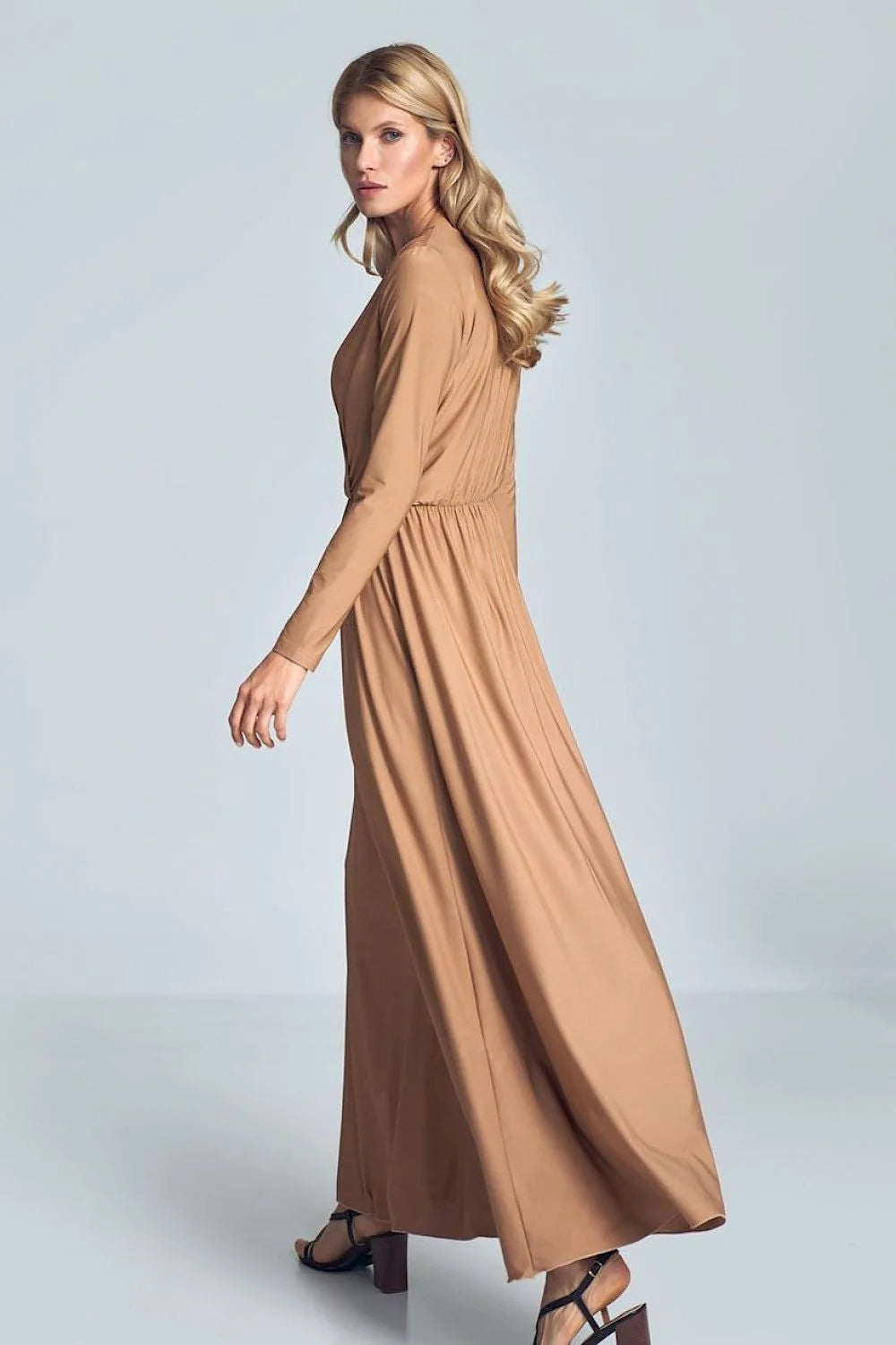 Robe longue jersey élégante manches longues col V croisé camel femme silhouette chic et confortable