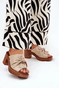 Pantalon à rayures zébrées beige crème et mules à talons carrés en cuir artificiel beige - Mode féminine élégante et confortable