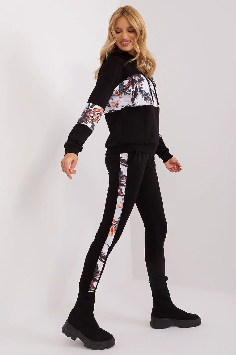 ensemble survêtements femme sweat capuche jogging slim noir imprimé floral multicolore molleton doux coton polyester confortable bande latérale côtelé