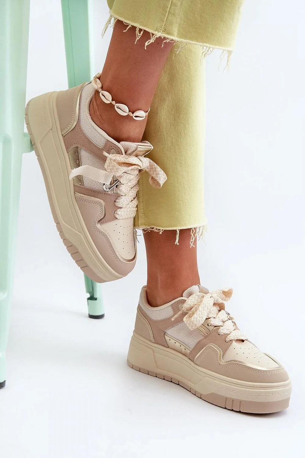 Chaussures de sport Step in style basses plateforme cuir synthétique beige mode urbaine femmes confortable tige basse semelle épaisse