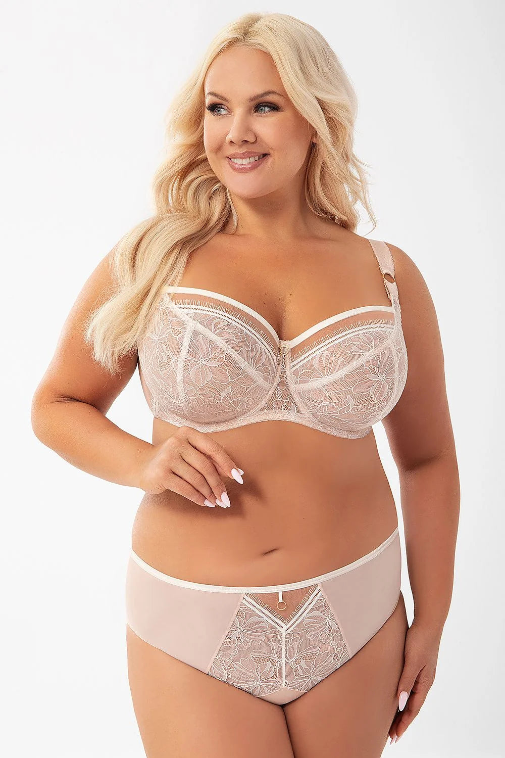 Soutien-gorge Gorsenia Soft Lingerie élégant balconnet nude dentelle floral larges bretelles maintien parfait femme poitrine généreuse