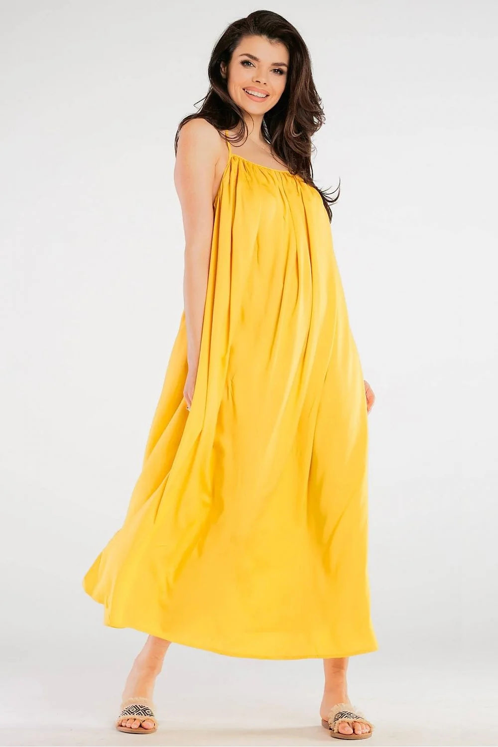 Robe de jour awama rouge vif longue fluide décolleté bateau bretelles fines matière légère
