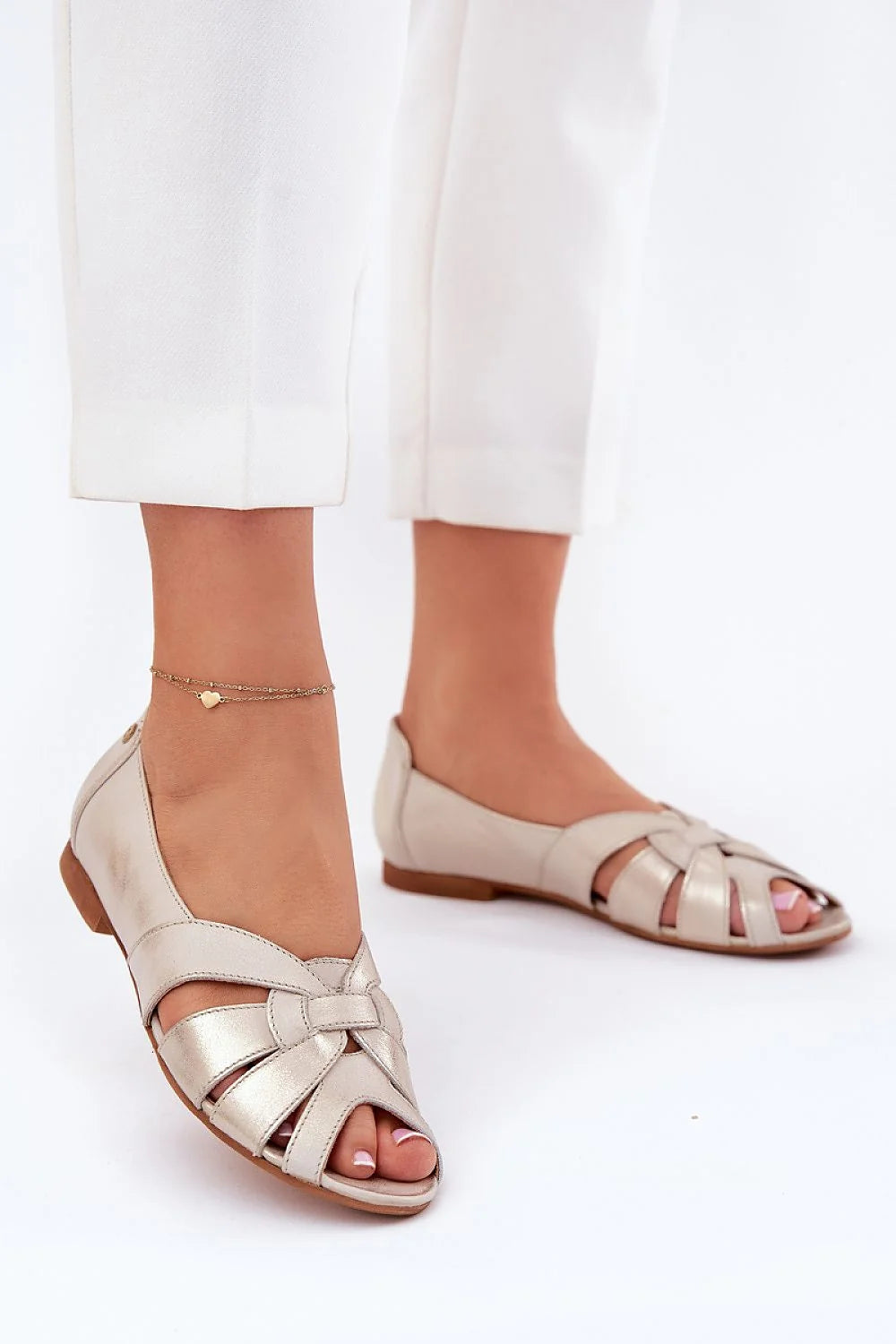 Ballerines pour femmes élégantes style estival cuir naturel beige métallisé ouvertesorteils ventilation tressage semelle basse confortable occasion quotidienne tenue décontractée chic