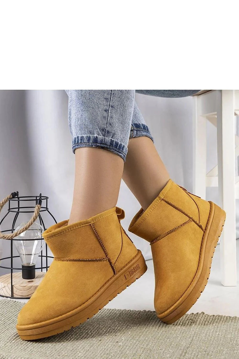 Bottes de neige pour femmes en simili cuir suédé beige ocre, style bottine courte, doublure fourrure, semelle caoutchouc