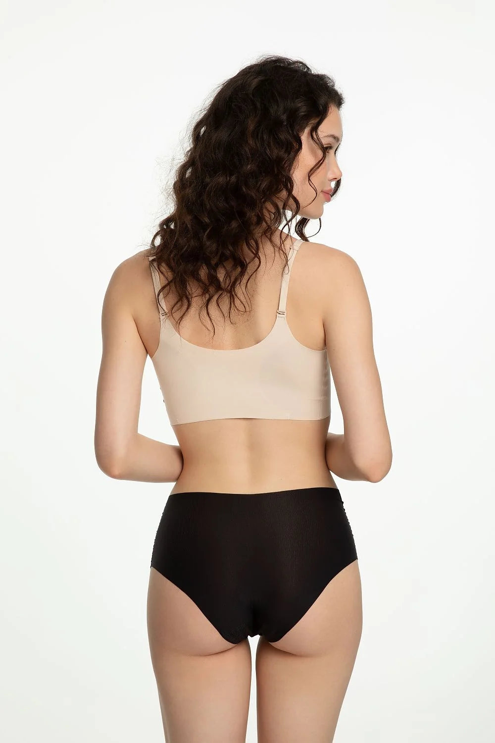 culotte sans couture taille haute couvrante invisible microfibre ultra fine extensible coupe parfaite confort quotidien doublure coton élastique