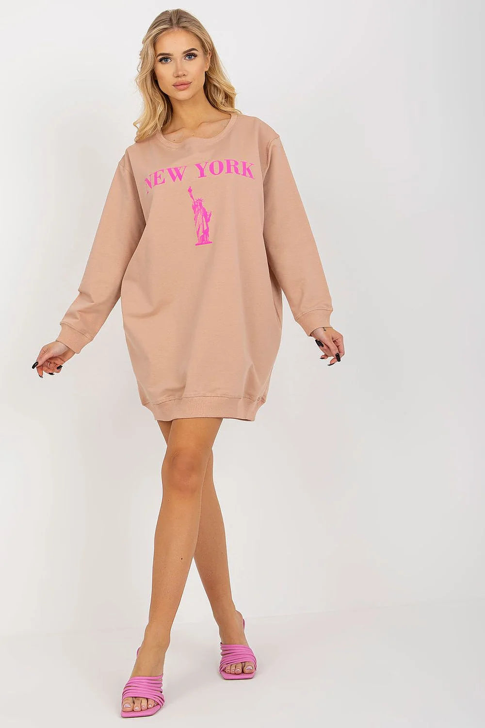 Robe-sweat femme urbaine moderne design décontracté coupe ample matelassée coton polyester elastane beige imprimé NEW YORK Statue de la Liberté
