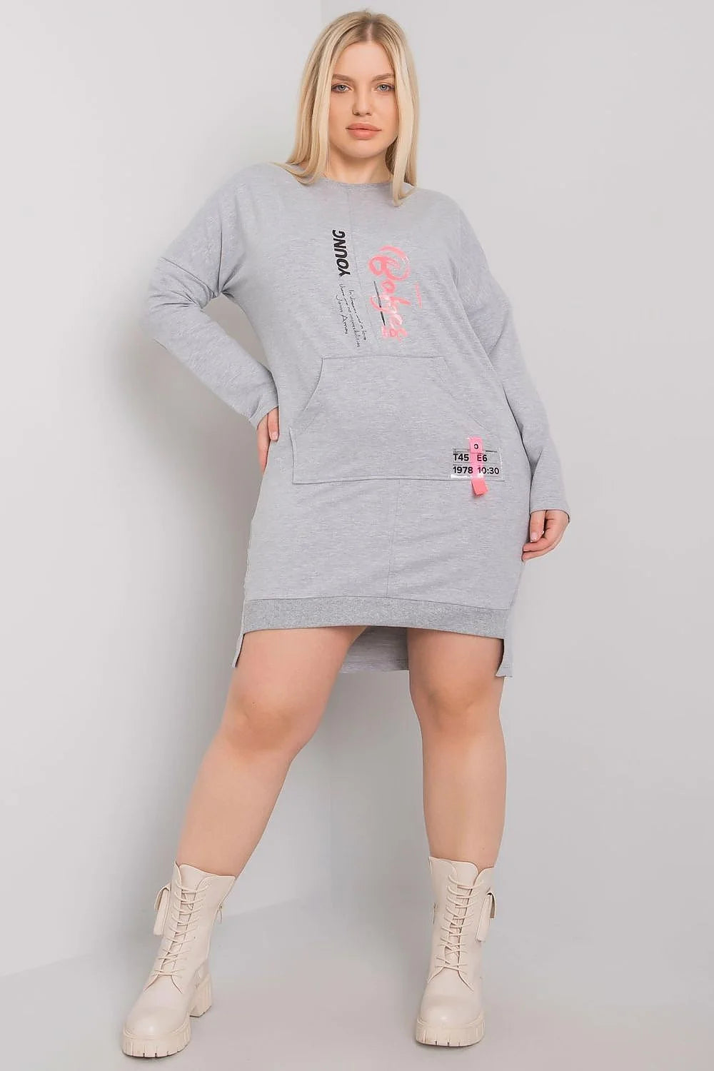 Robe sweat coton décontractée blanc cassé manches longues imprimé texte pour style urbain moderne