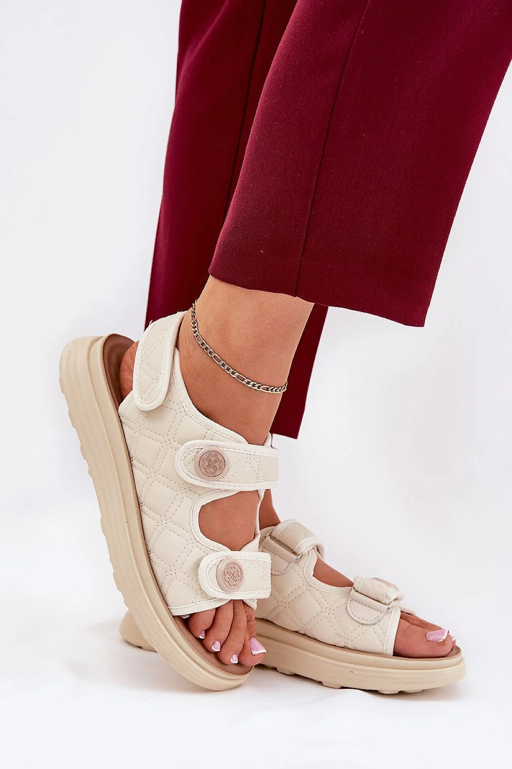 Sandales élégantes mode été plateforme confort style détails cuir artificiel femmes