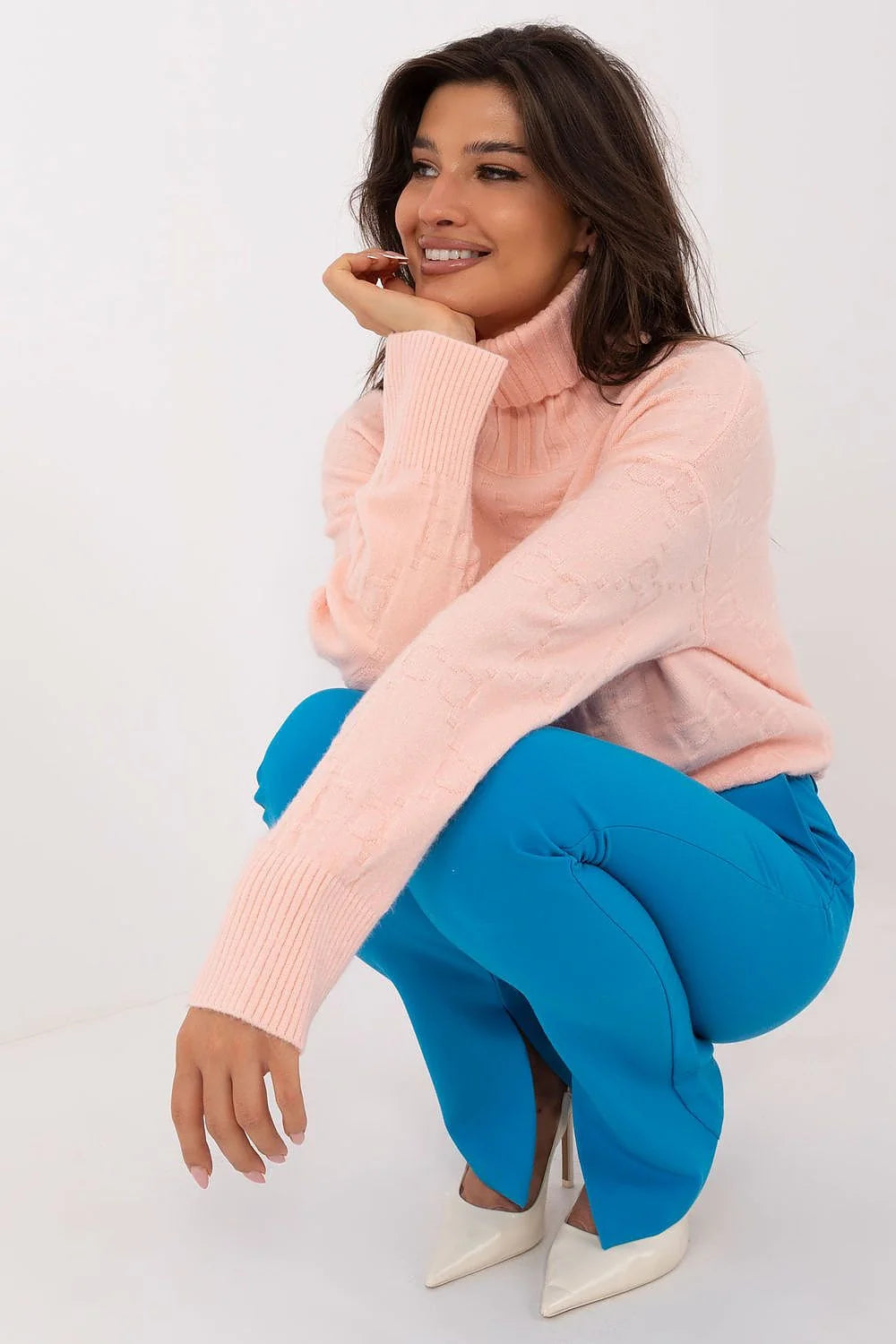 Pull à col roulé pour femme, rose pâle, maille douce, coupe ample, manches longues, finitions côtelées, style décontracté chic, polyester, acrylique, polyamide, tailles unisex