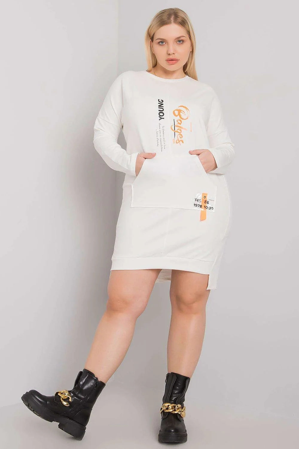 Robe sweat coton décontractée blanc cassé manches longues imprimé texte pour style urbain moderne