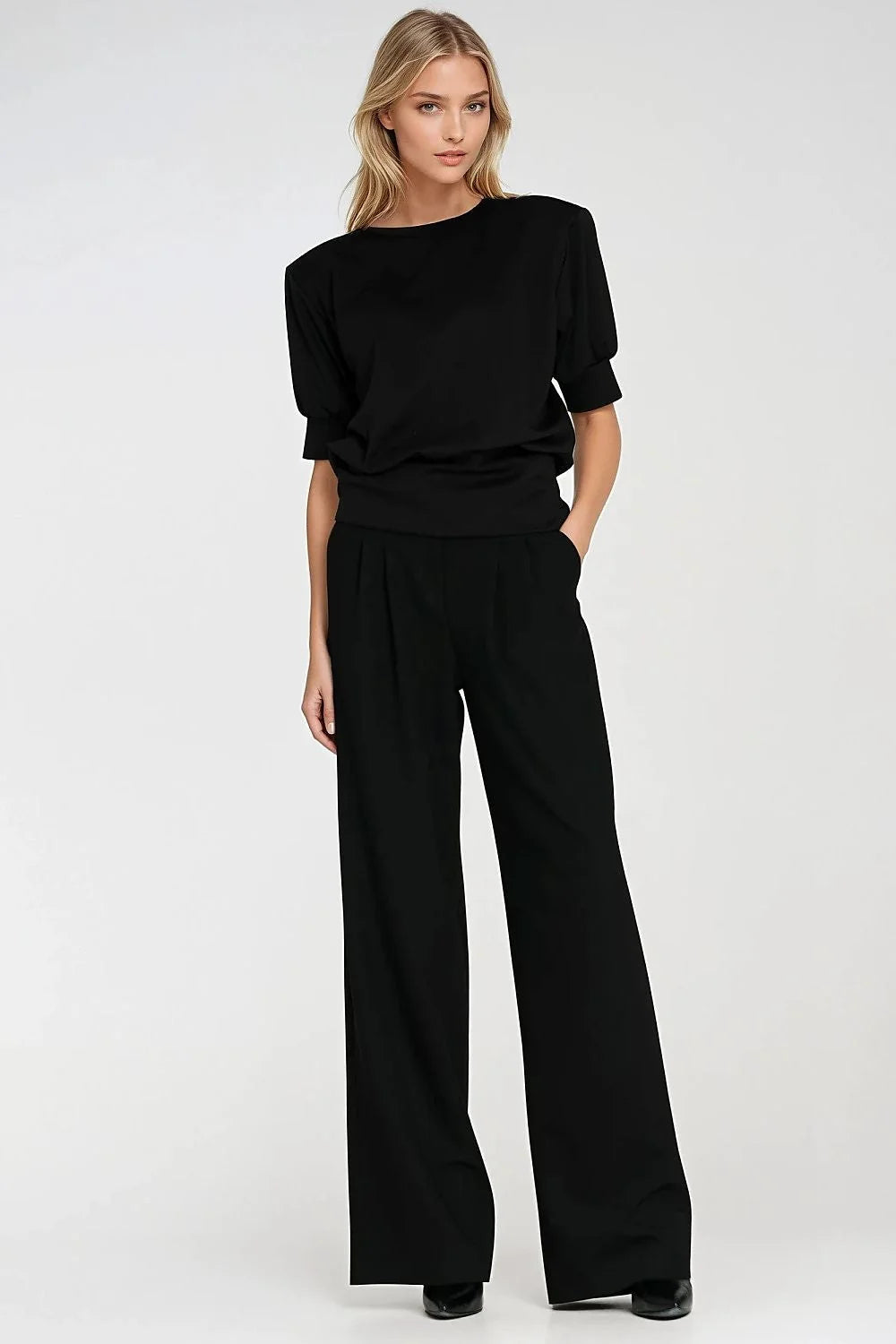 chemisier oversize col rond manches courtes plis poignet taille haute coupe ample casual chic noir maille