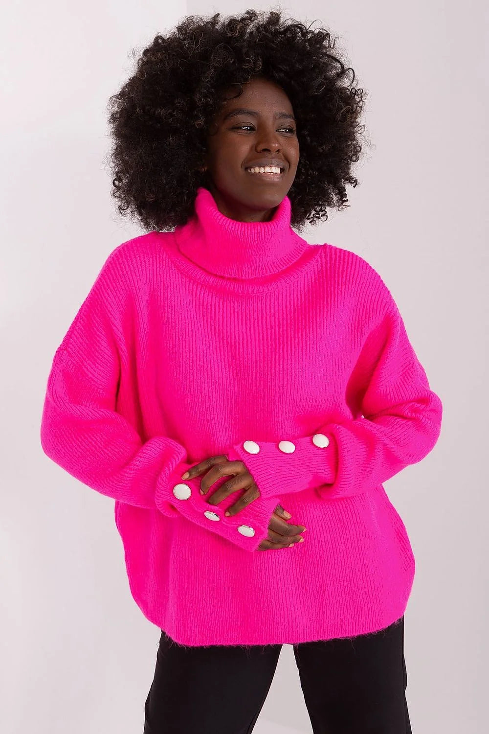 Pullover femme col roulé Badu rose vif matière douce coupe ample manches longues boutons décoratifs