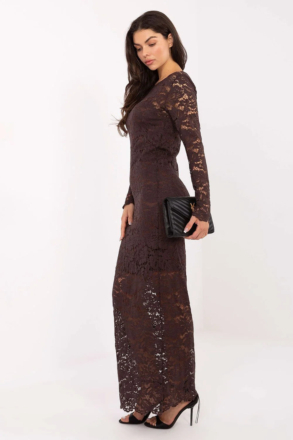 robe longue dentelle chocolat moulante manches longues col rond doublure nude semi transparente motif floral ajouré ourlet festonné silhouette ajustée