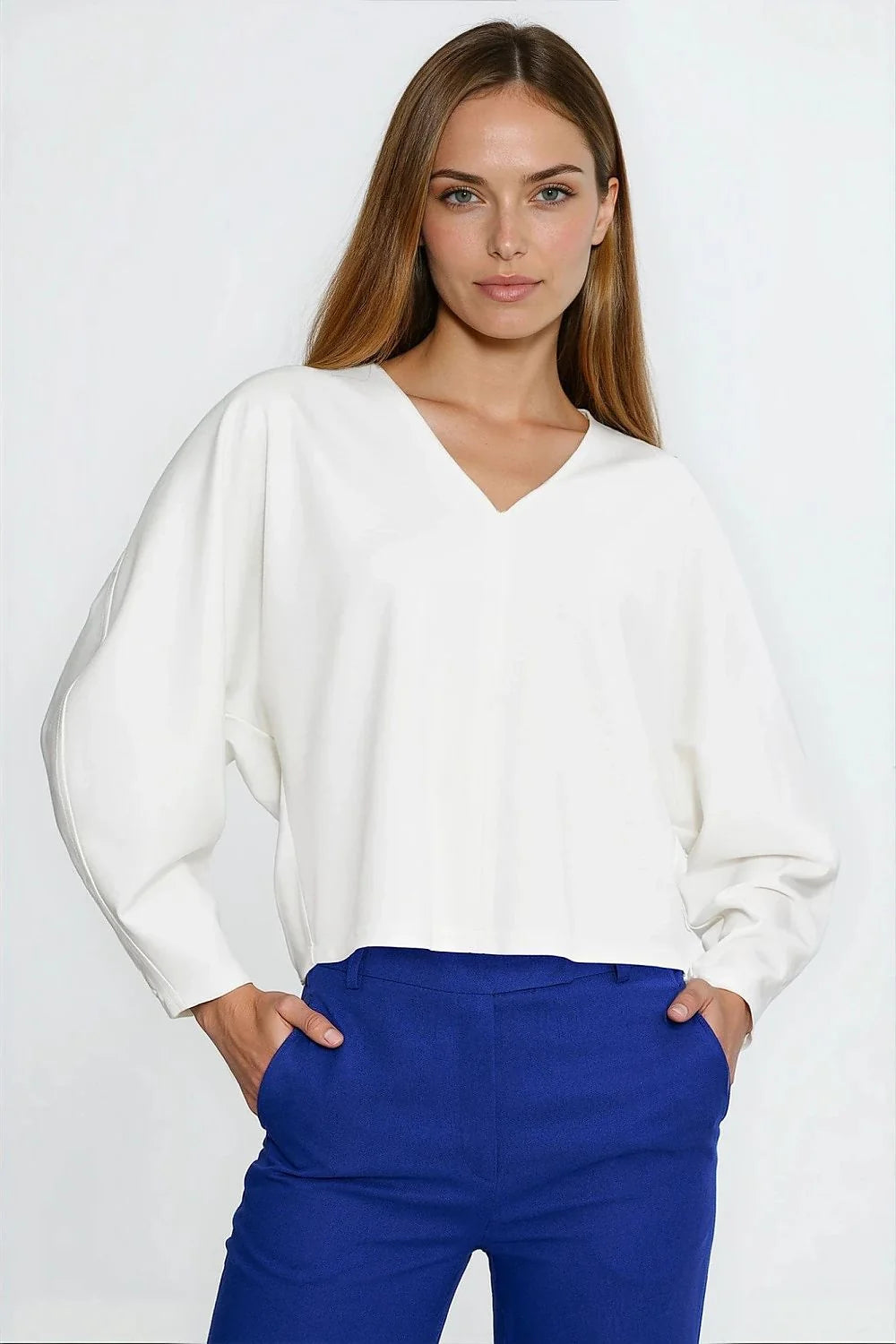 chemisier oversize élégant doux viscose confortable encolure plongeante manches longues ballon ample court coutures centre avant minimaliste enfilable polyvalent chic