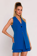 Ensemble veste sans manches et short en bleu vif, coupe droite, col en V profond, ajusté, moderne, chic, occasion semi-formelle, mode femme