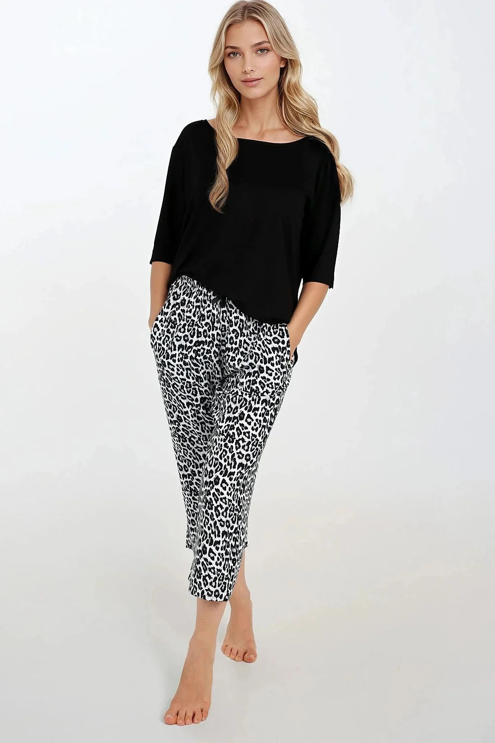 ensemble pyjama femme haut noir ample manches troisquarts jersey doux pantalon cheville elastique coupe droite imprime leopard noirblanc poches laterales