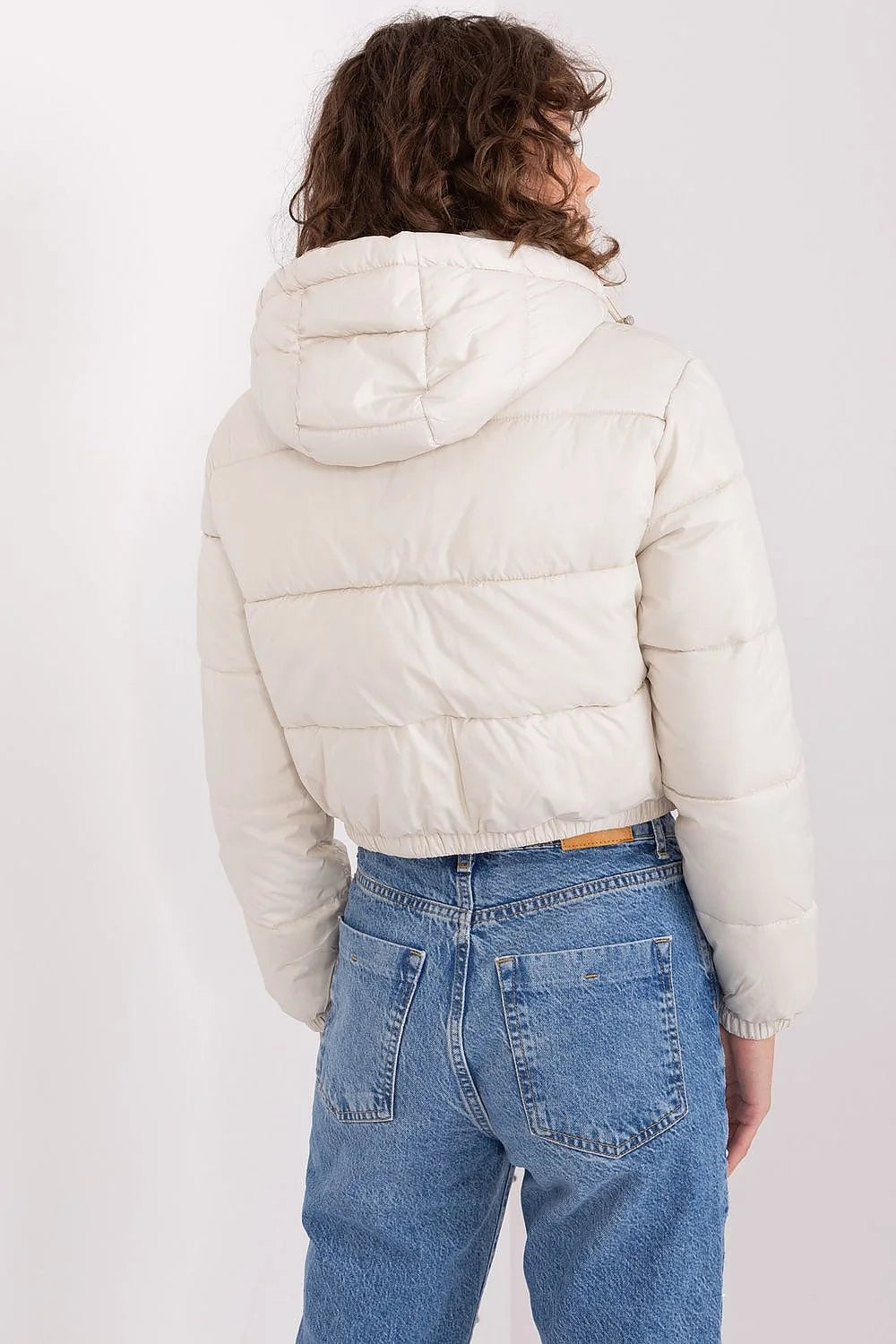 Veste pour femme courte matelassée en duvet manches longues capuche amovible style moderne