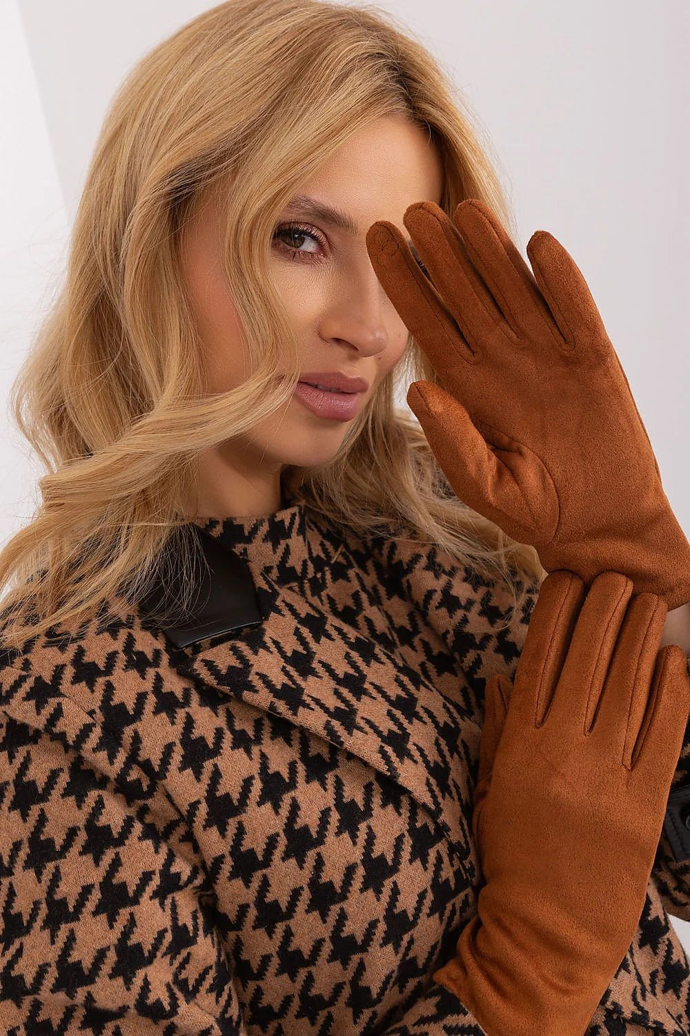 Gants élégants pour femmes en tissu lisse et isolant, fleurs brodées sur l'index, coton 60%, élasthanne 5%, polyester 35%, style classique et moderne