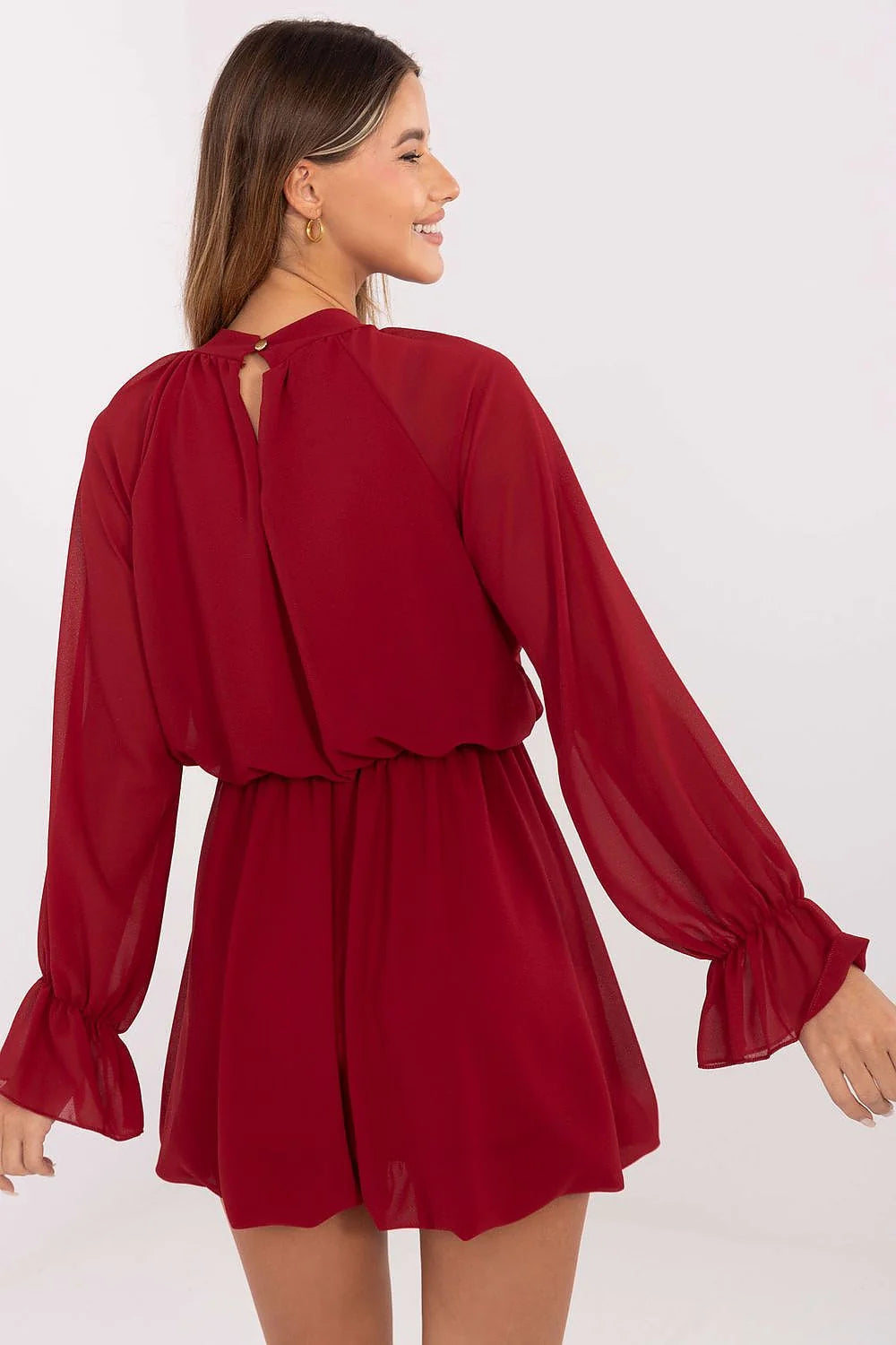 robe courte bordeaux chiffon manches longues bouffantes encolure ronde noeud fleur décoratif taille élastique jupe évasée volants poignets doublure légère