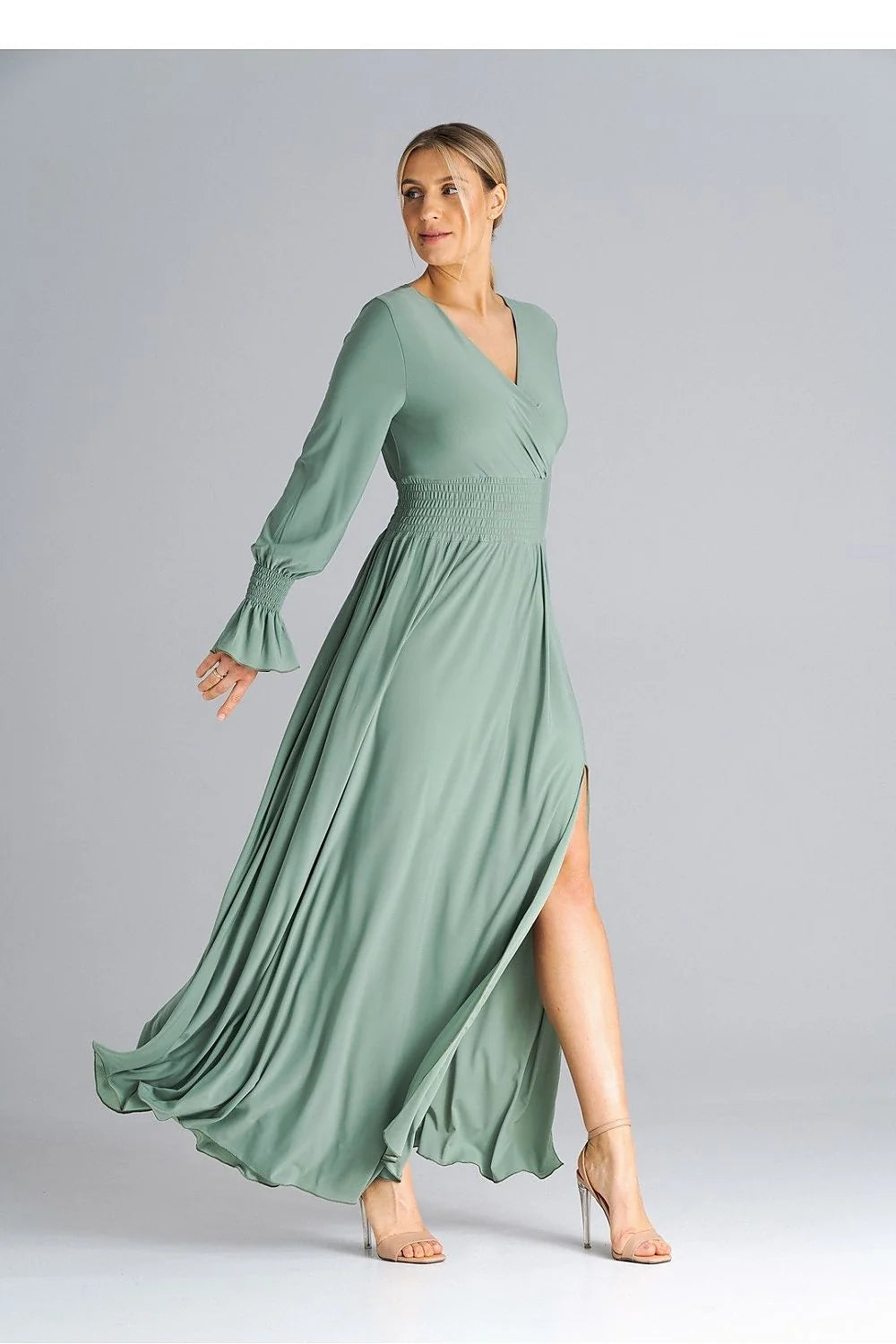 robe soirée longue vert sauge bohème chic décolleté V profond taille marquée smockée manches longues bouffantes poignets smockés fente latérale