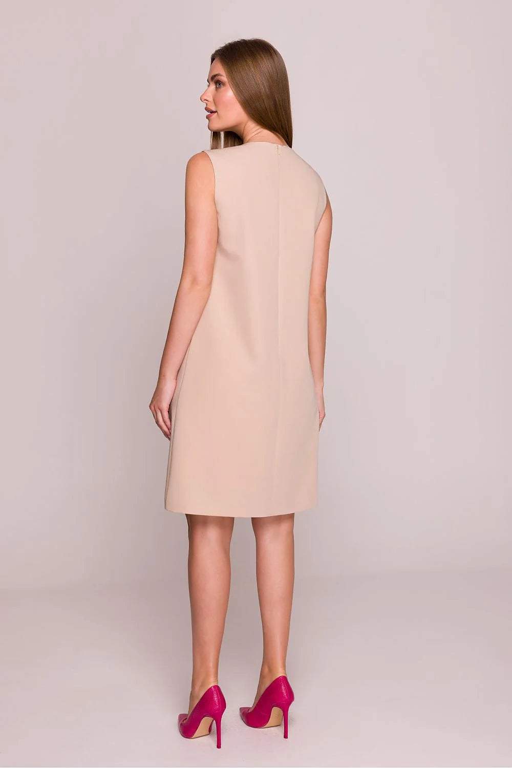Robe de jour élégante beige sans manches coupé droit trapeze au-dessus du genou doublure femme quotidien