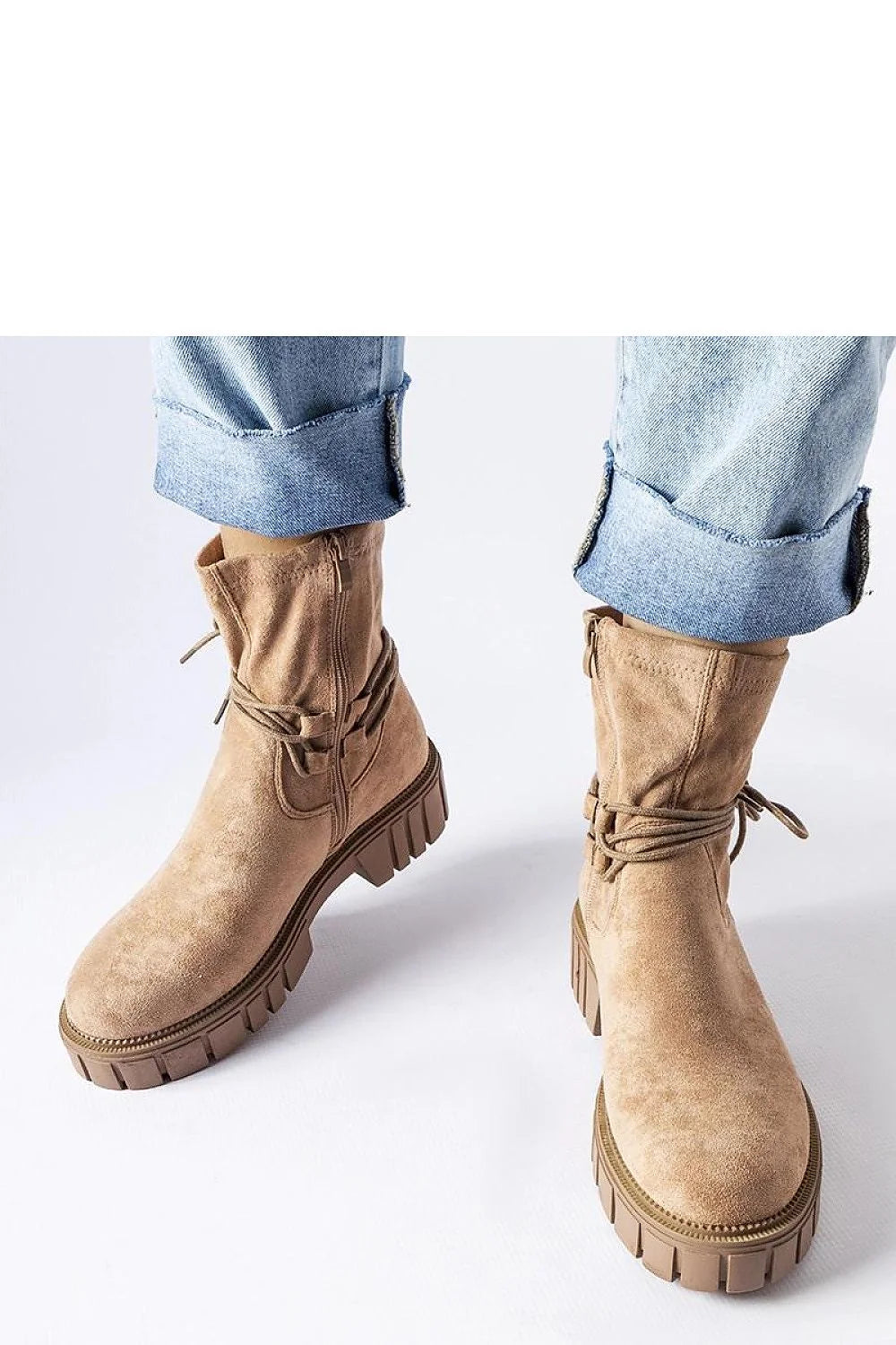 Bottines pour femmes en suède couleur camel, design moderne, semelle épaisse, lacets en ton sur ton, confort et style